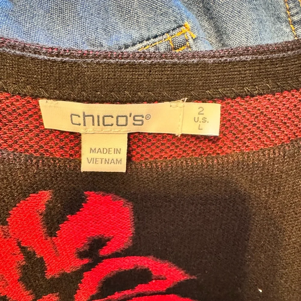 Chico's Womens Black Red Floral Tunic Sweater Pullover Size 2, US L - Picture 7 of 7
